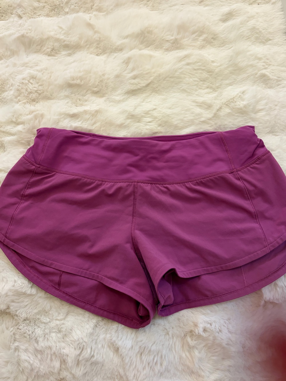 lululemon speed up shorts (2.5in low rise)